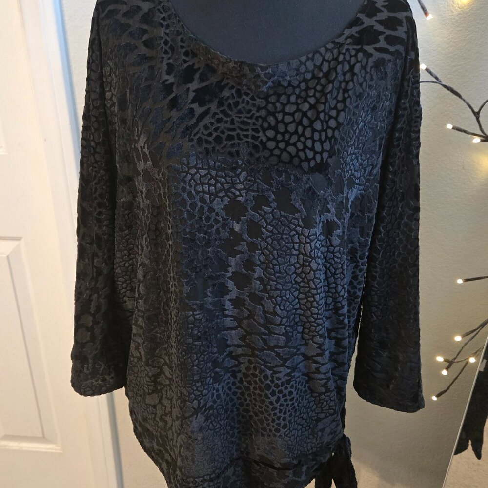 Chico's Black on black animal print blouse with side tie - Size 2 - EUC